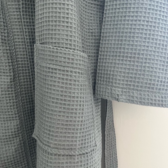 Gray Waffle Knit Robe - Picture 4 of 4
